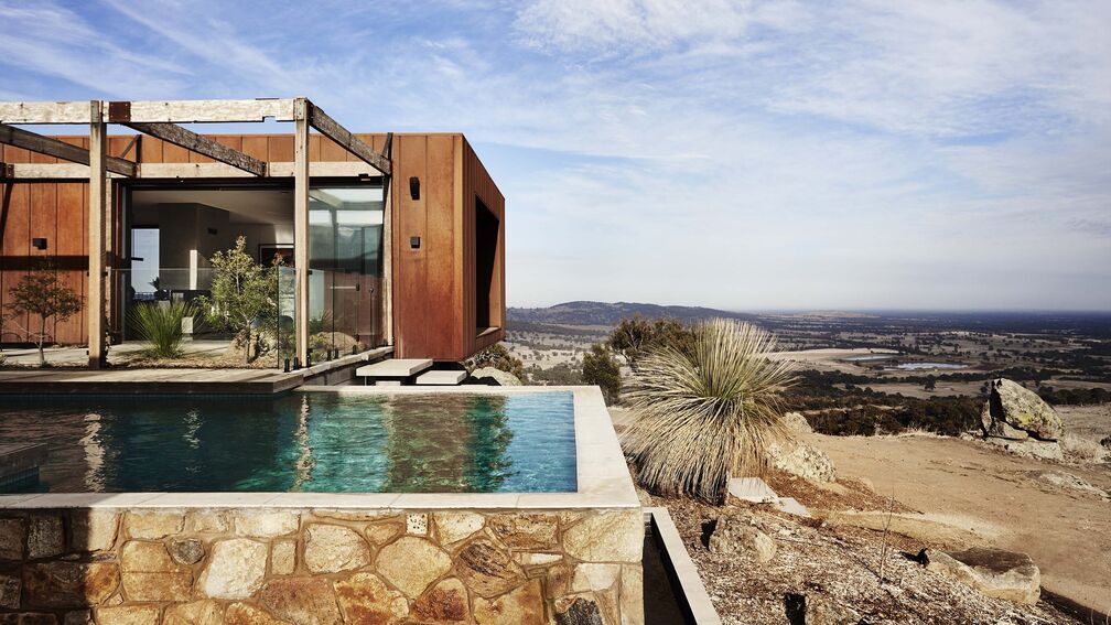LA MAISON SUR LA COLLINE